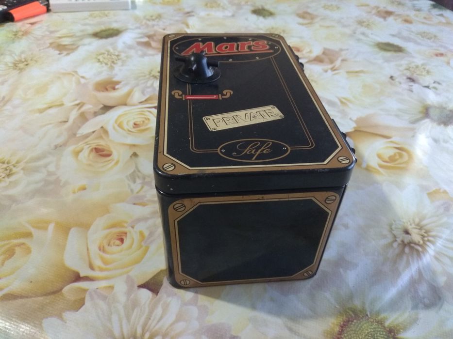 Ретро кутия MARS