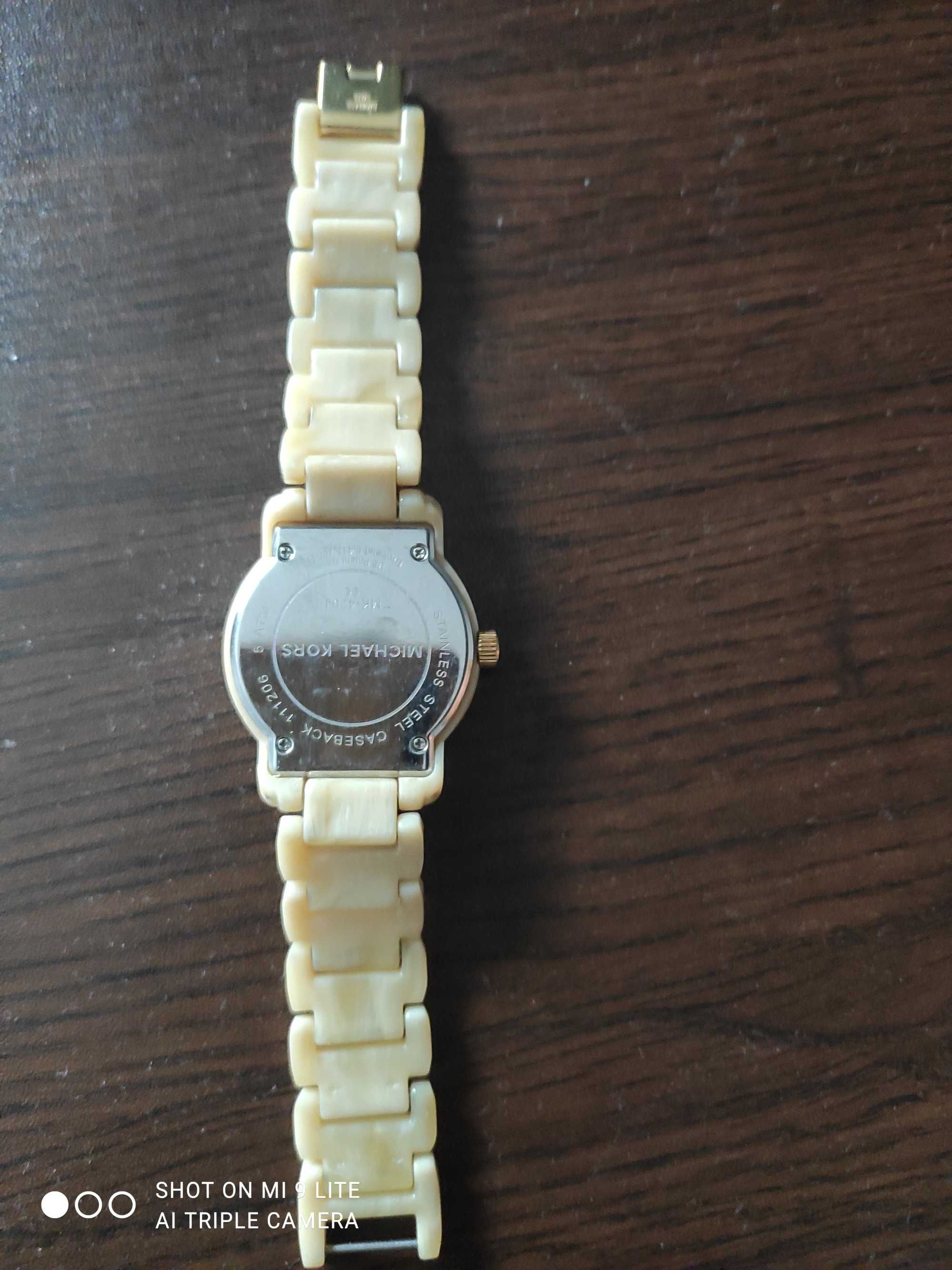 Дамски часовник на Michael Kors