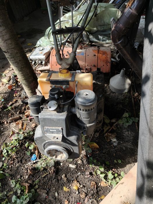 Vând motocultor Lombardini cu ambreiaj defect.