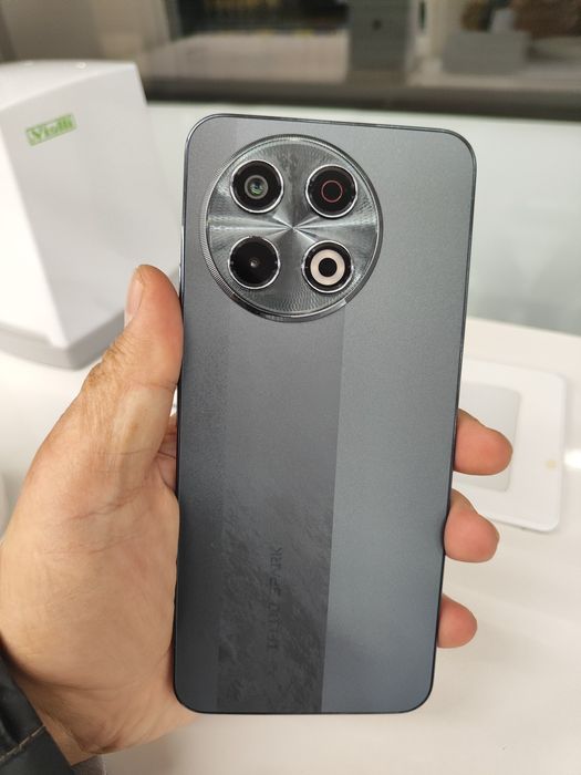 Tecno Spark 30 Pro Amoled