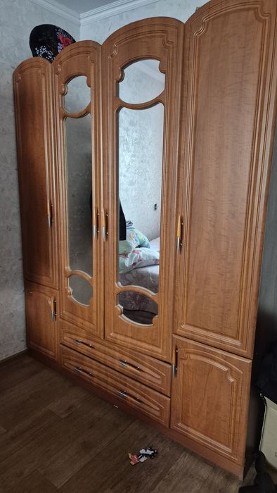 Шкаф плательный продаю