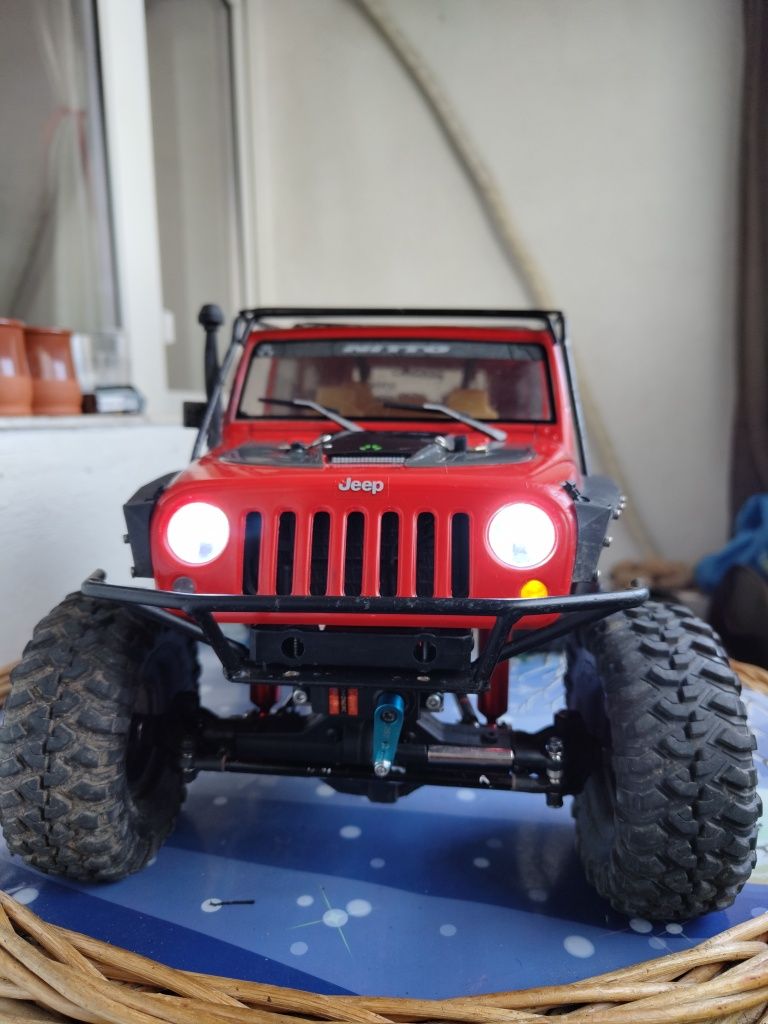 Automodel crawler 1:10 Jeep Element RC