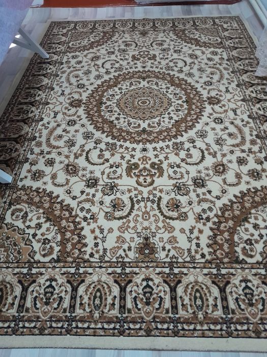 Продаю ковер 2×3 м. 15 000 тг.