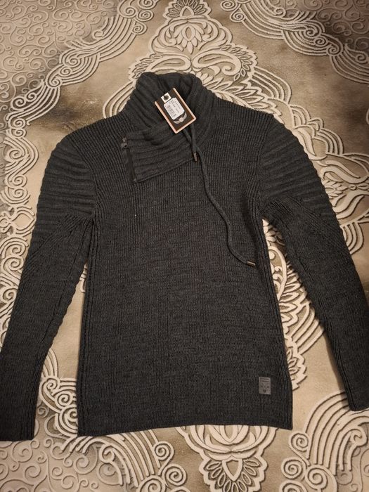 Мъжка блуза с полу