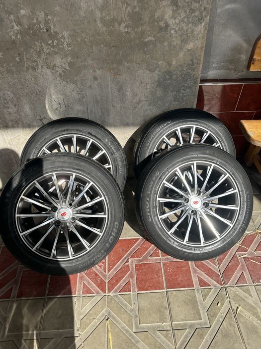 Vossen диска сотилады