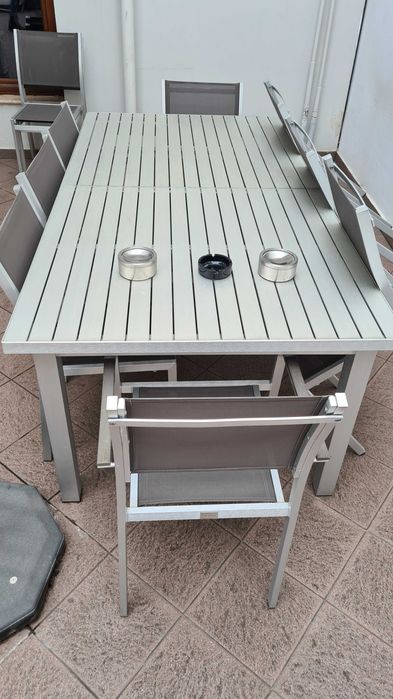 De vanzare masa gradina cu 9 scaune