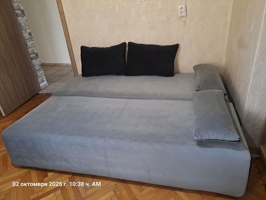 Разтегателен диван сив
