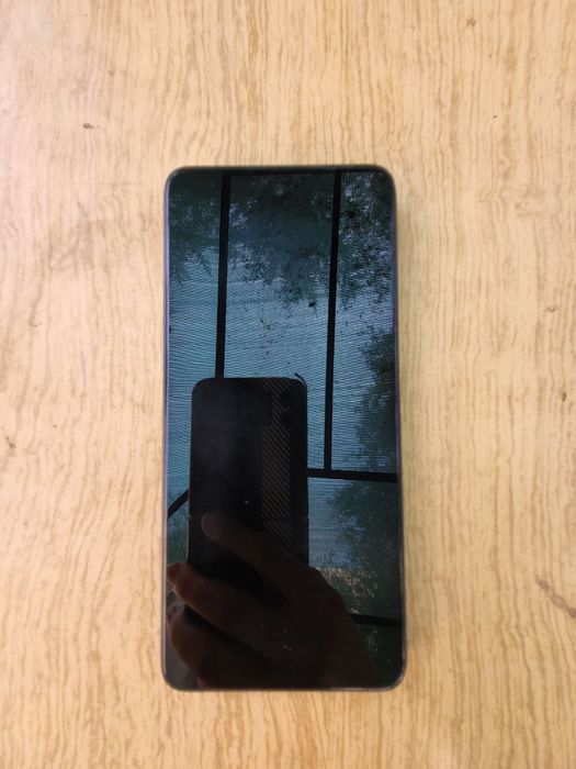 TECNO SPARK 20 256/8+8 в идеальном состоянии с коробкой