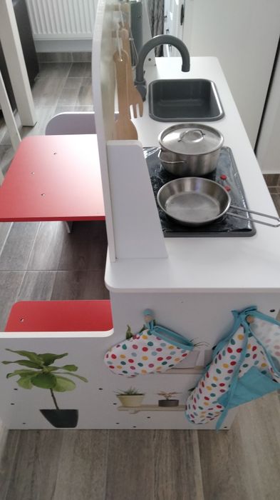 Vând bucătărie cu bar 2 in 1