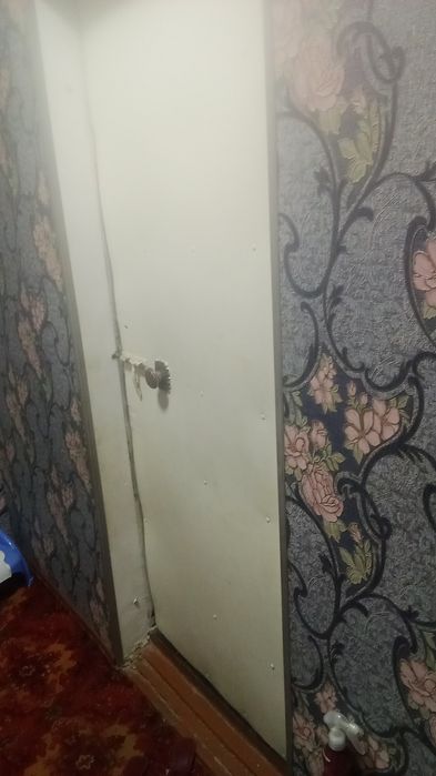 Navoiy shahri da janubiy koʻchada 3 etajli 3 chi etajida 2 xonali remo