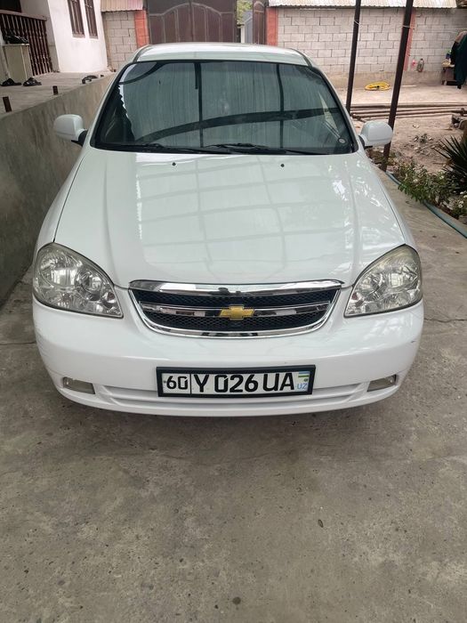 Lacetti 2011 srochna sotiladi
