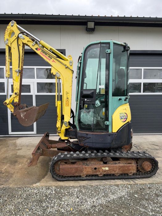 Miniescavator yanamr 2,8 tone