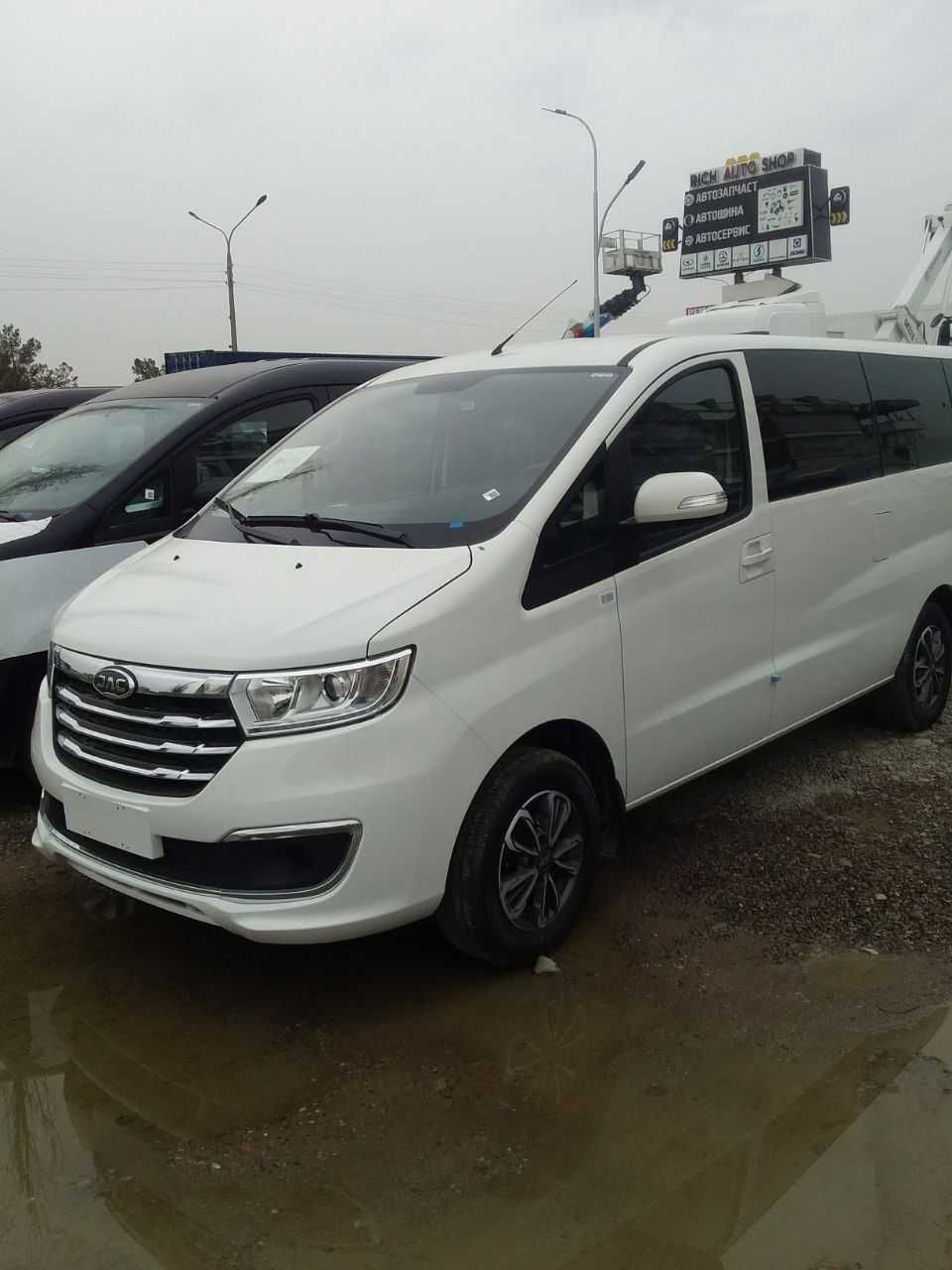 JAC M3 9 уриндикли таййор