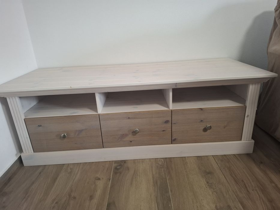 Comoda cu sertare din lemn masiv