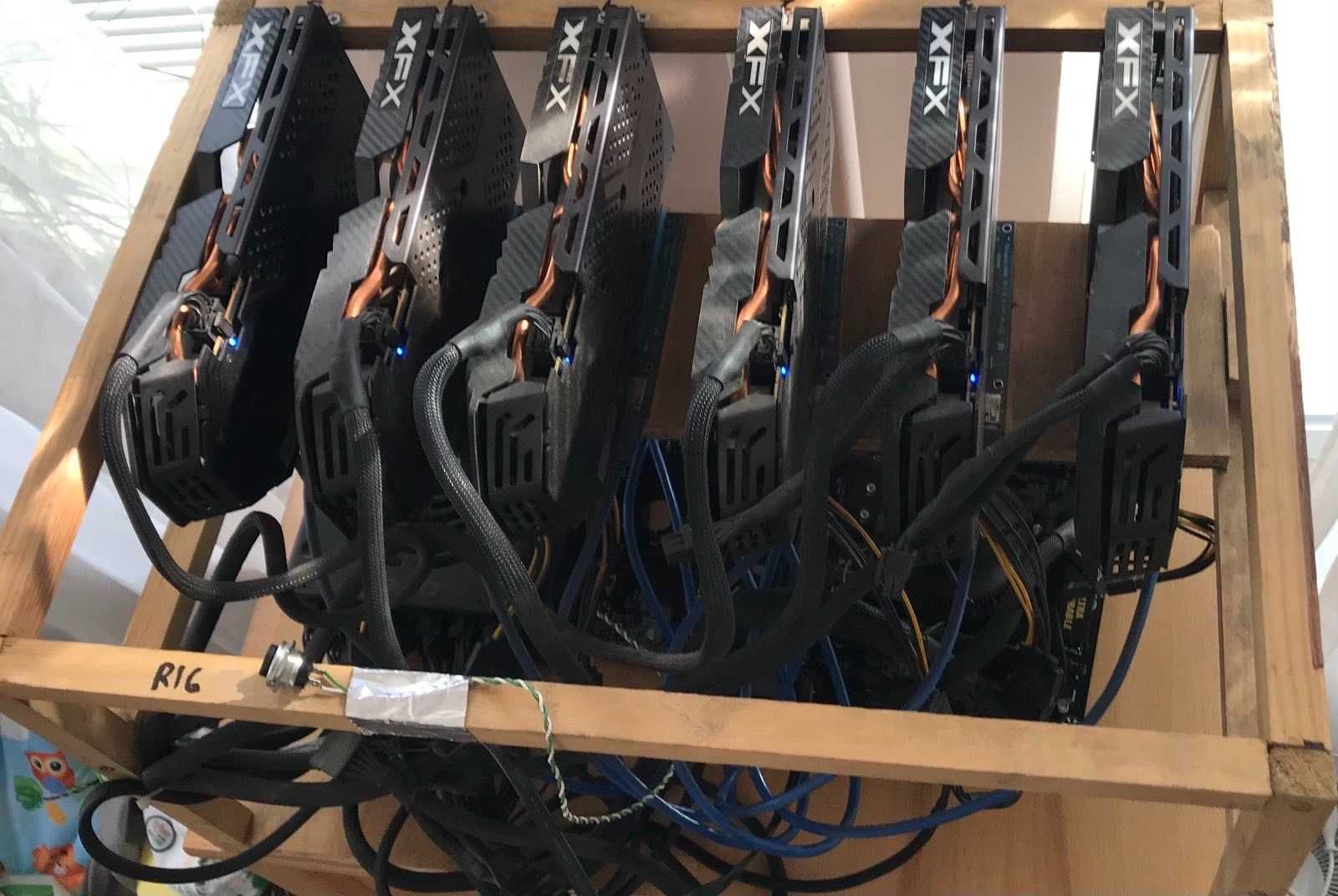 Mining Rig: 6 x XFX 580 8GB