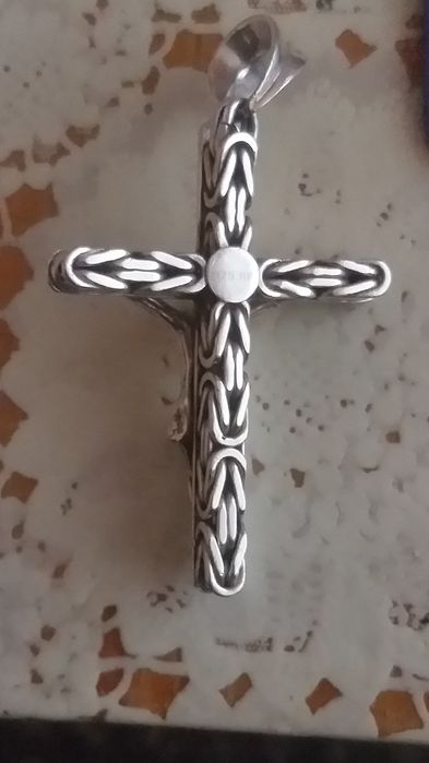 Vând lant si cruce din argint