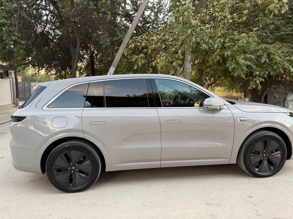 Продаётся Lixiang Li L6 PRO