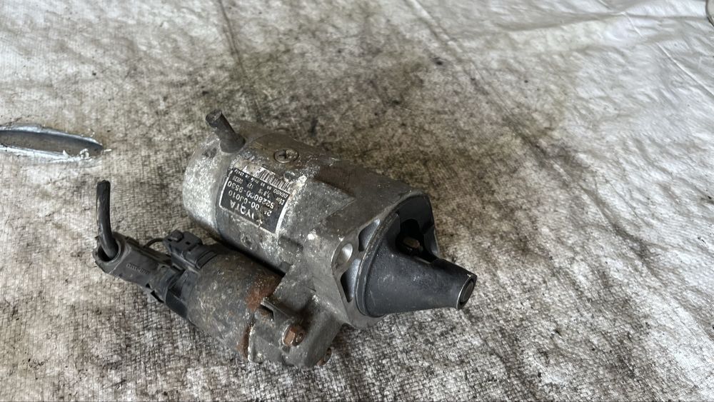 Toyota Yaris 1 стартер