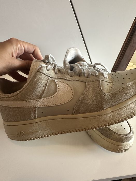 Два модела Nike Air Force
