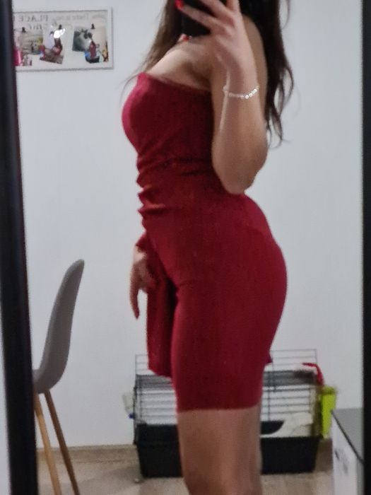 Червена елегантна рокля – чисто нова, не е носена