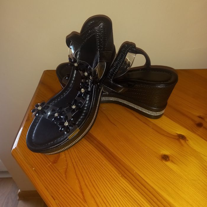 Дамски обувки нови