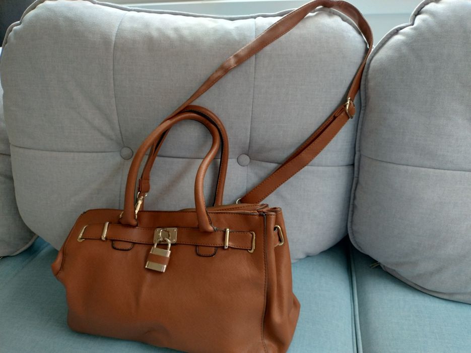 Кафява кожена дамска чанта