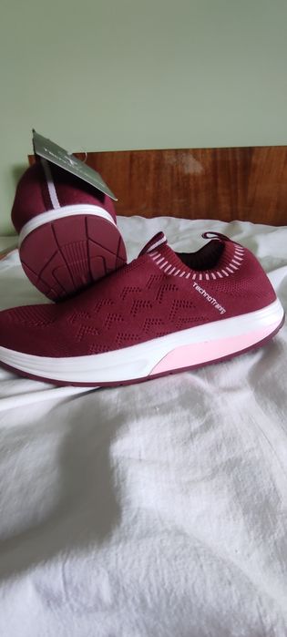 Чисто нови ортопедични обувки, номер 37, стелка 24, 7 см.Леки и удобни