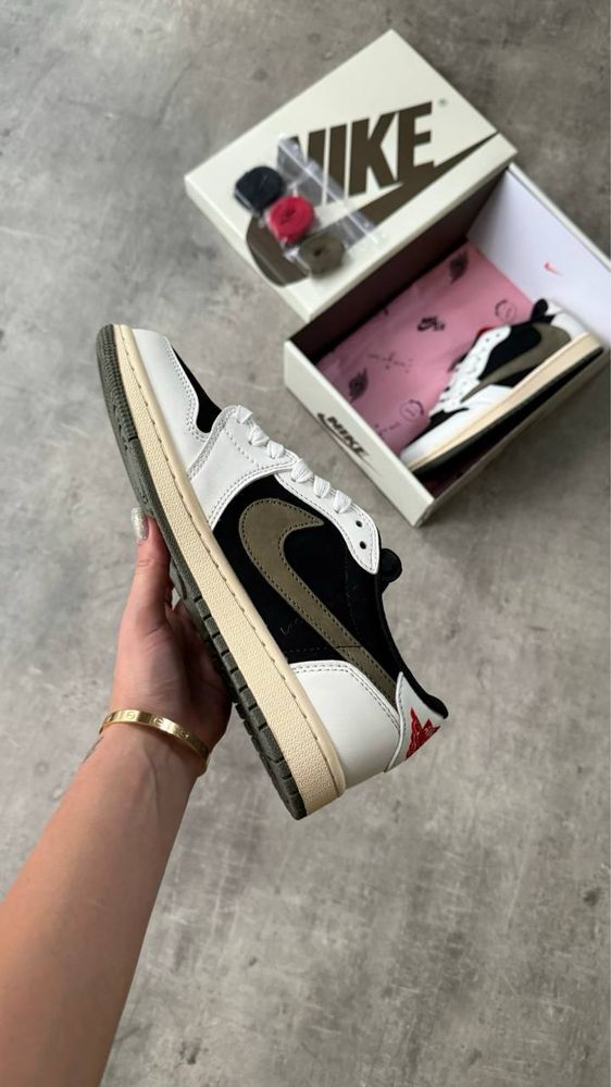 Travis Scott X Air Jordan 1 Retro Low OG Olive