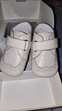 Papuci de piele marca  Chicco-  bebe
