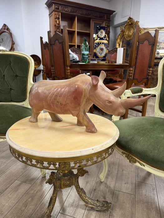 Rinocer decorativ sculptat manual din piatră naturală - marmura