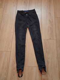 Blugi Pull and Bear xs