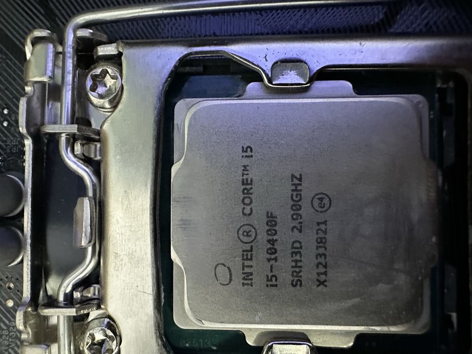 Vand sistem placa de baza cu intel core i5 10400f