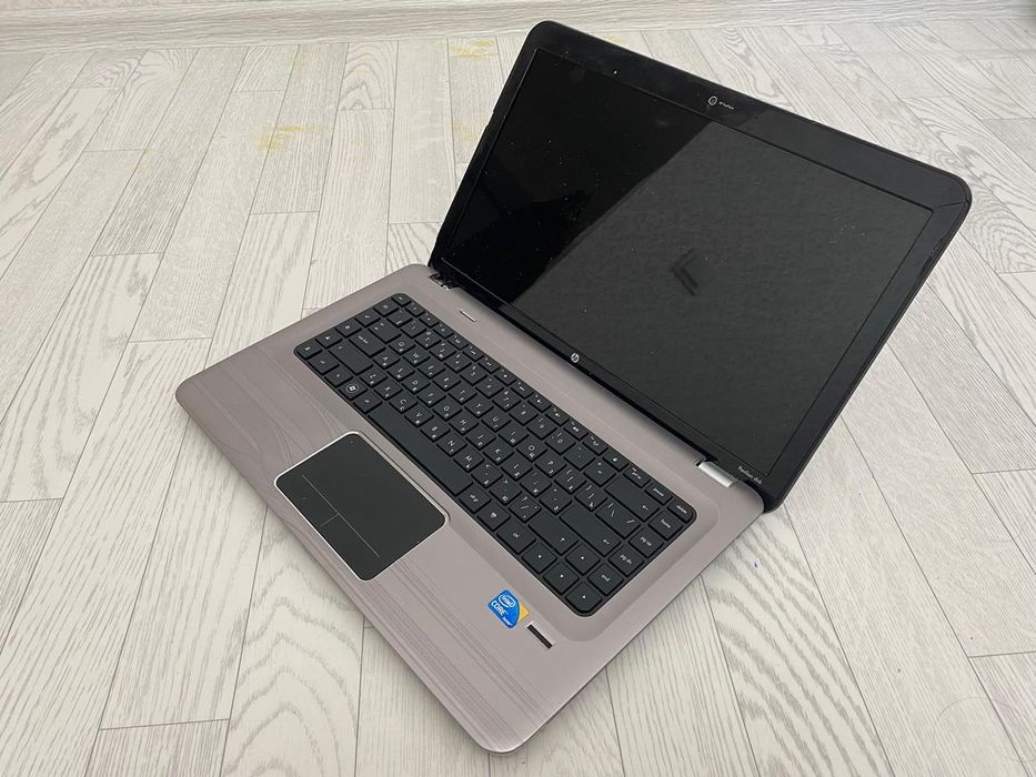 Ноутбук HP с 2 батарейкой