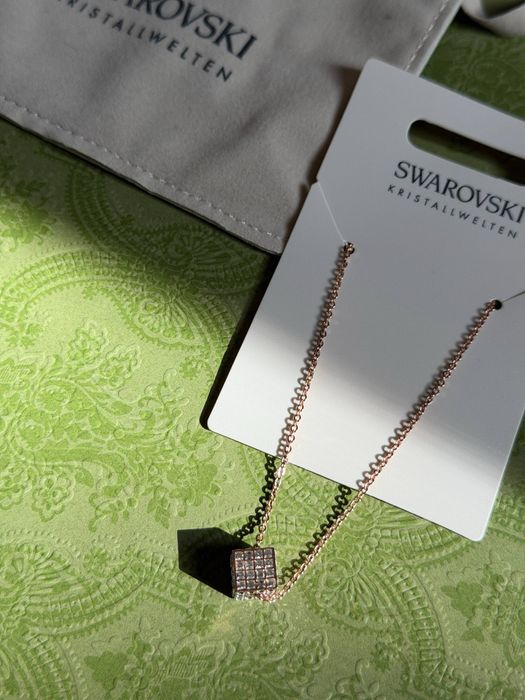 Оригинальное изделие Swarovski привезен из Европы