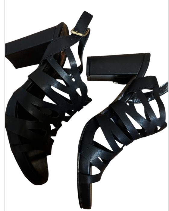 Sandale marimea 38 noi