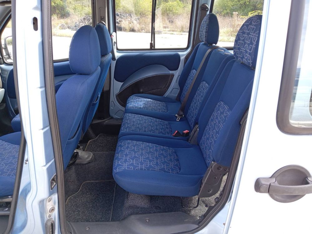 Продавам фият doblo