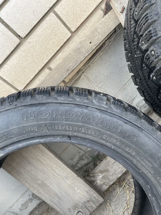 Продается зимние шины(шипы) 185/55/15 Nordman 5(Nokian)