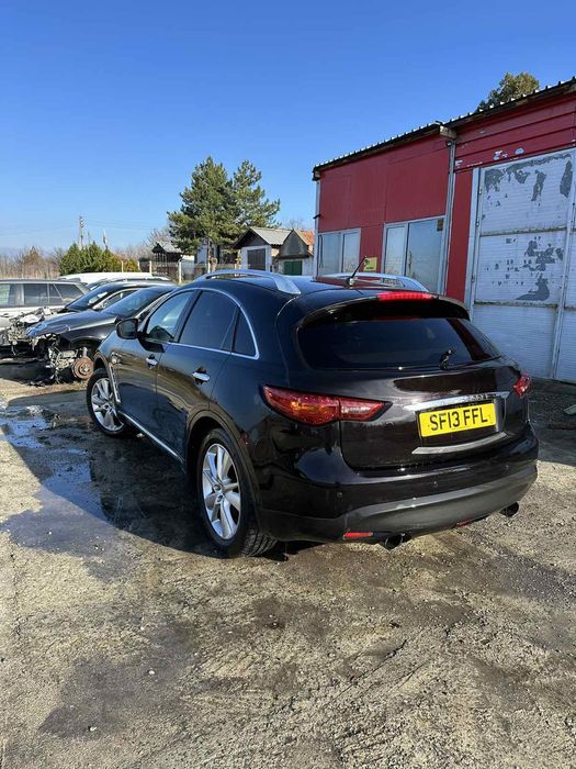 Infiniti FX30 S.