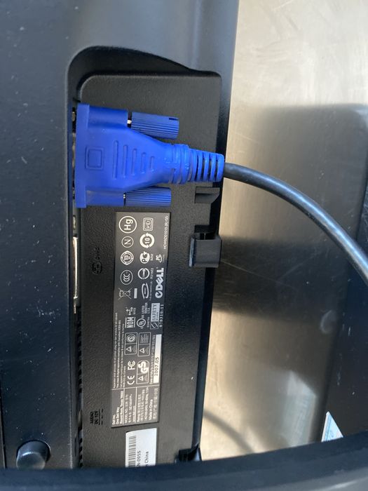 Monitor calculator Dell folosit+cabluri