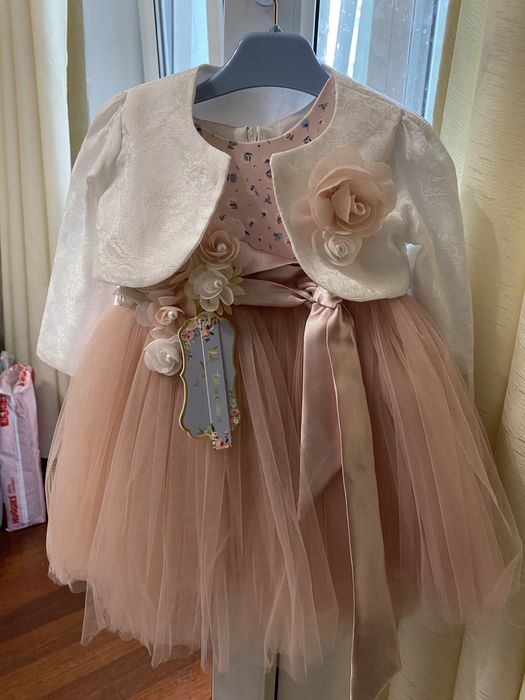 Продам шикарное платье на тусаукесер