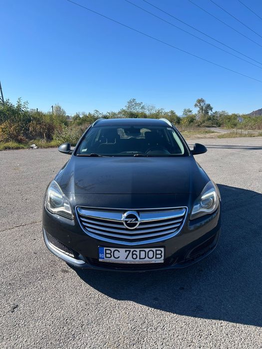 Vând Opel Insignia