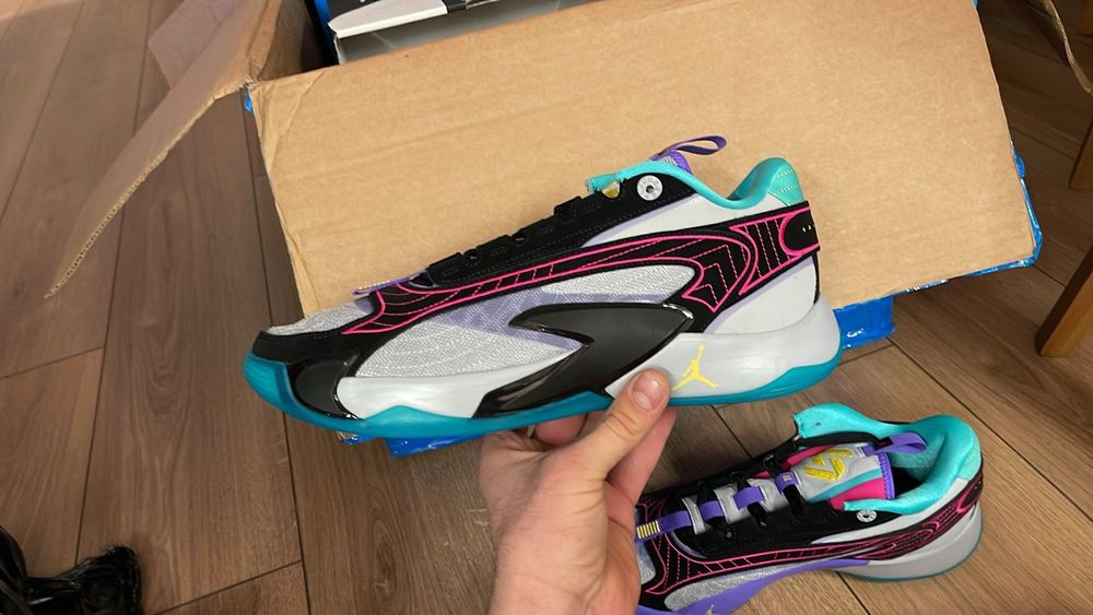 Маратонки NIKE различни модели.