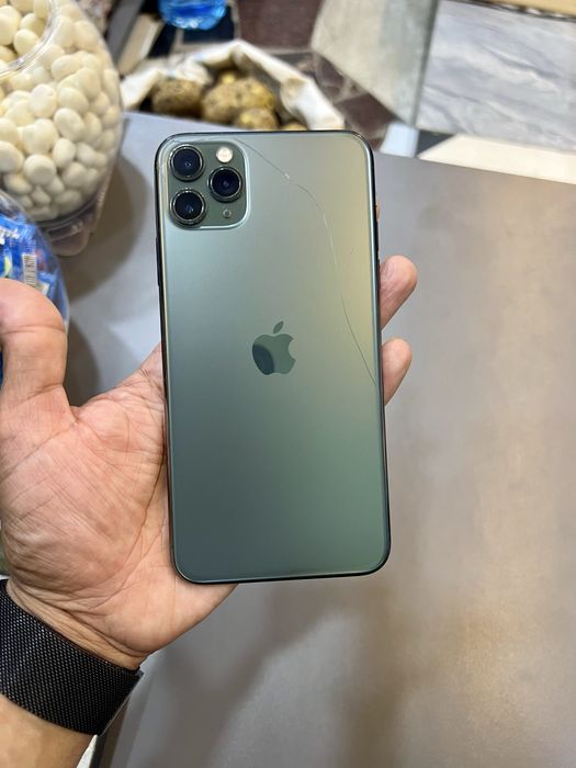 iPhone 11 Pro Max 256GB LL/A телефон в хорошем состоянии.