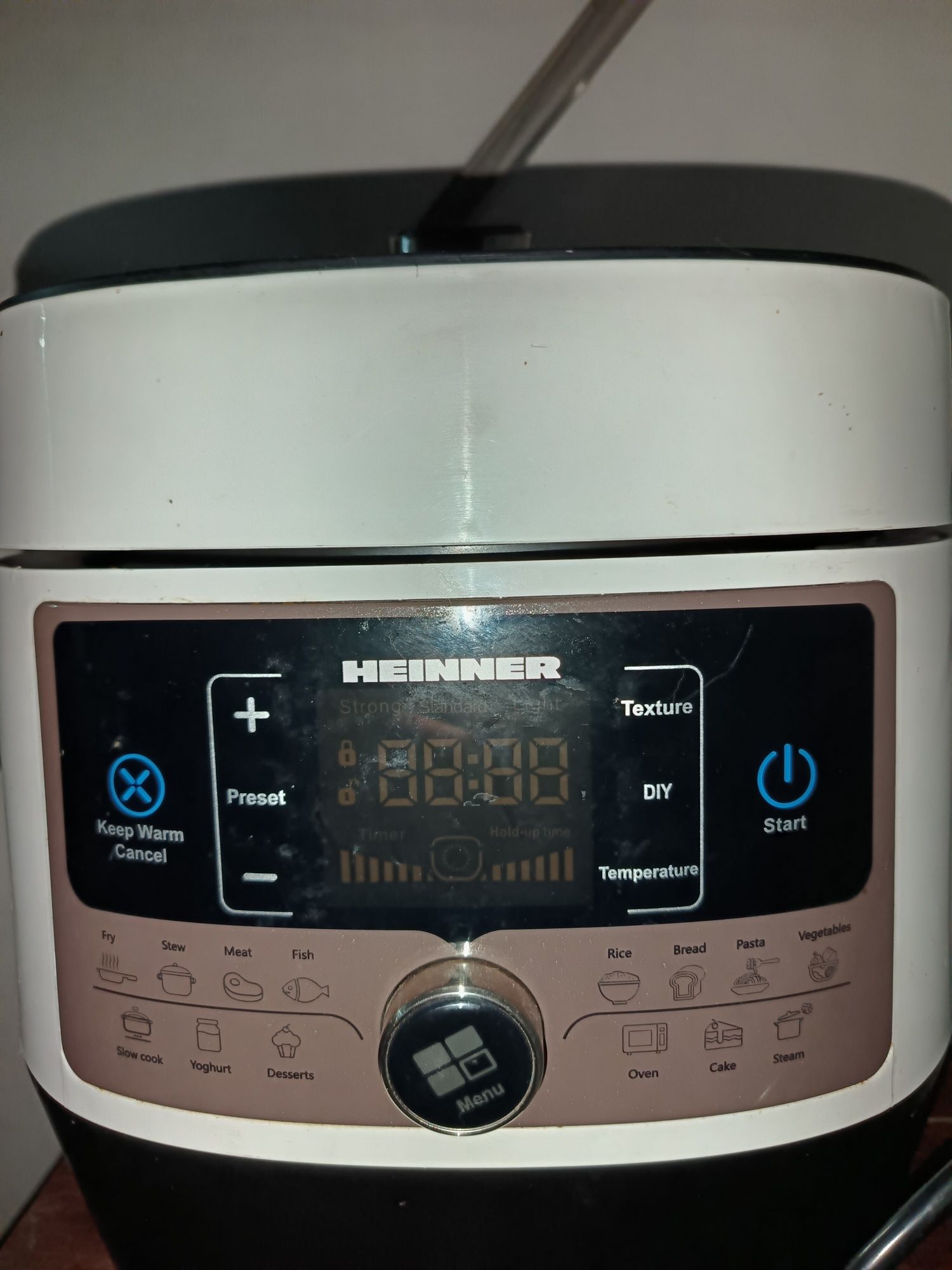 Vând Multicooker HEINNER