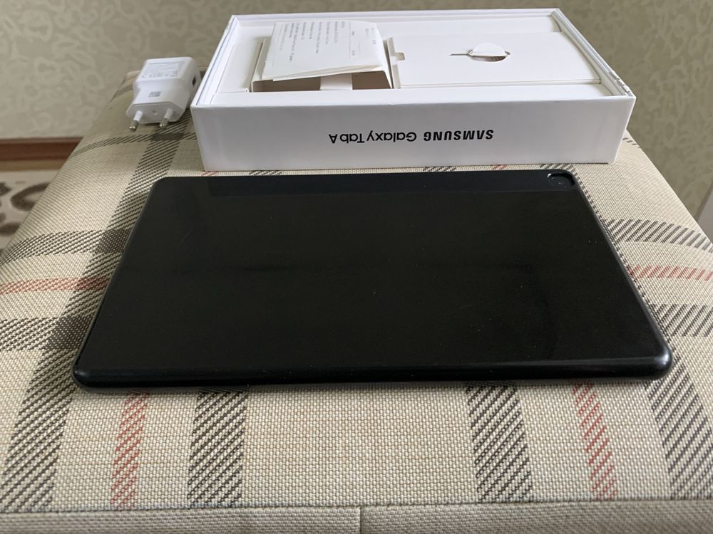 Планшет Samsung Galaxy Tab A. БЛЮТУЗ КОЛОНКА в подарок!