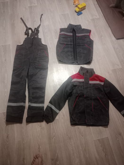 Продам спец одежду.