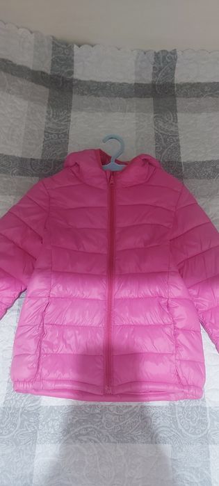 Продаются детские вещи.