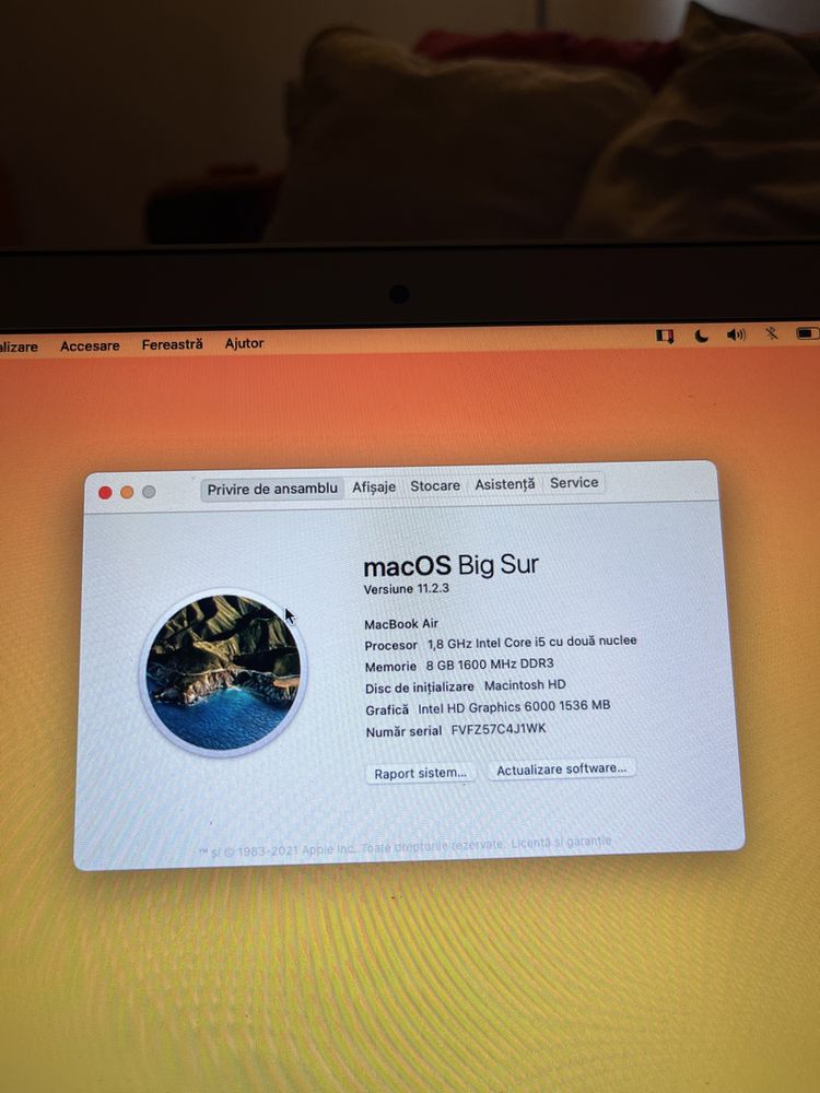 MacBook Air luat în 2019 functioneaza impecabil