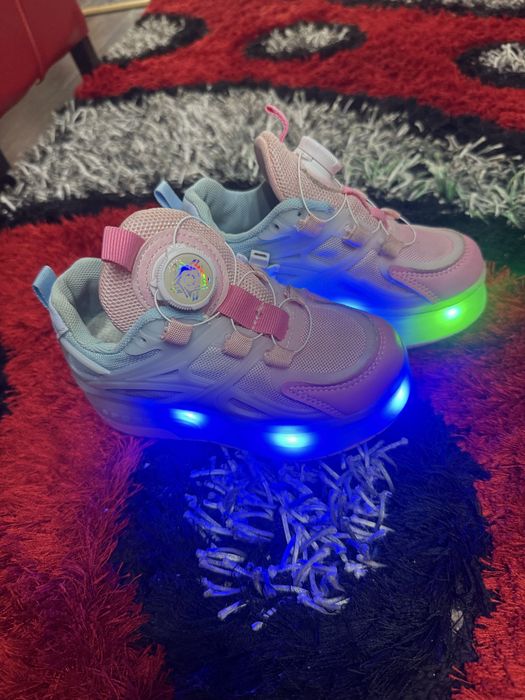 Papuci cu role…….