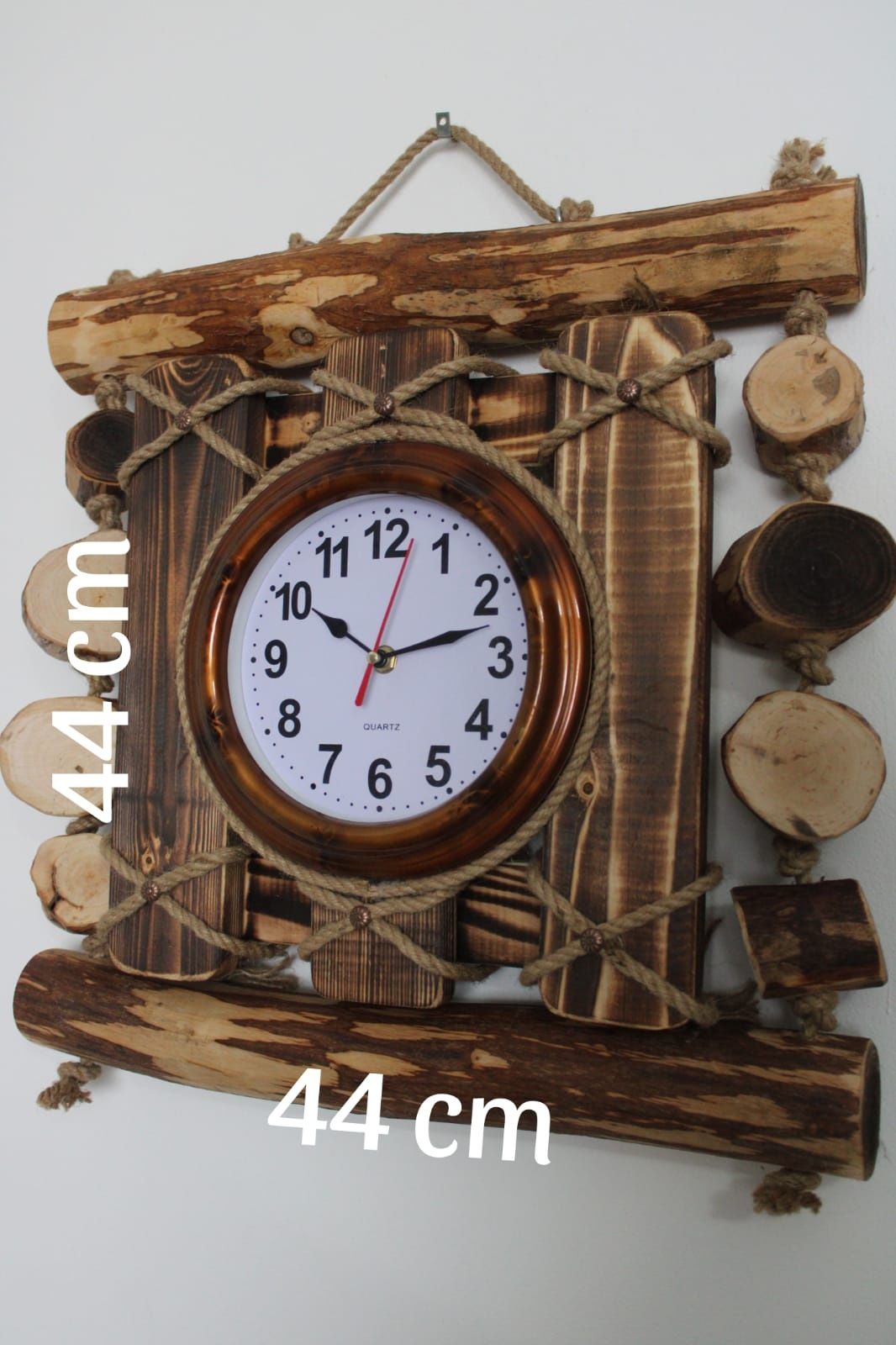 Ceas din lemn rustic